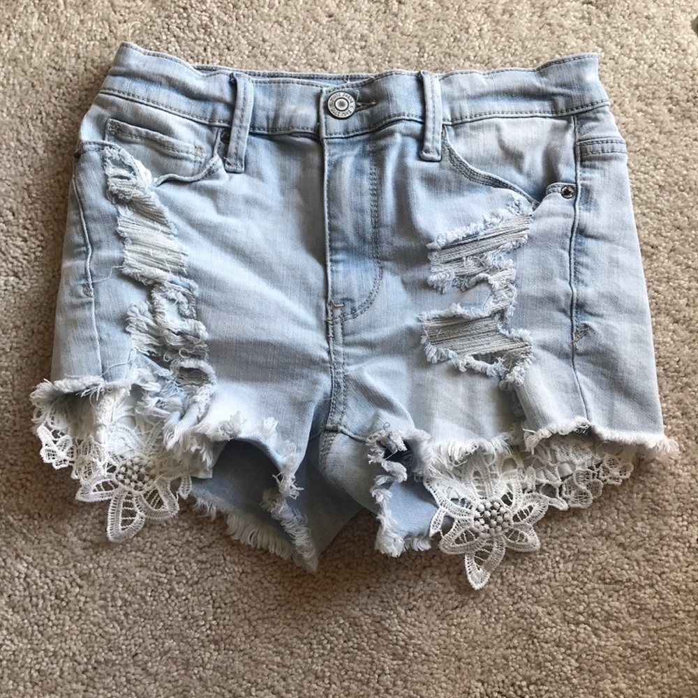 Light wash Jean mid thigh shorts